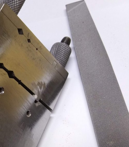 Judy Larson's Squaring Wire Ends - , General Education, , Square wire is snugged up to the square fence